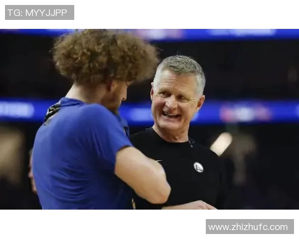 开拓者与勇士赛场冲突引发激烈争执球员情绪失控现场火药味十足